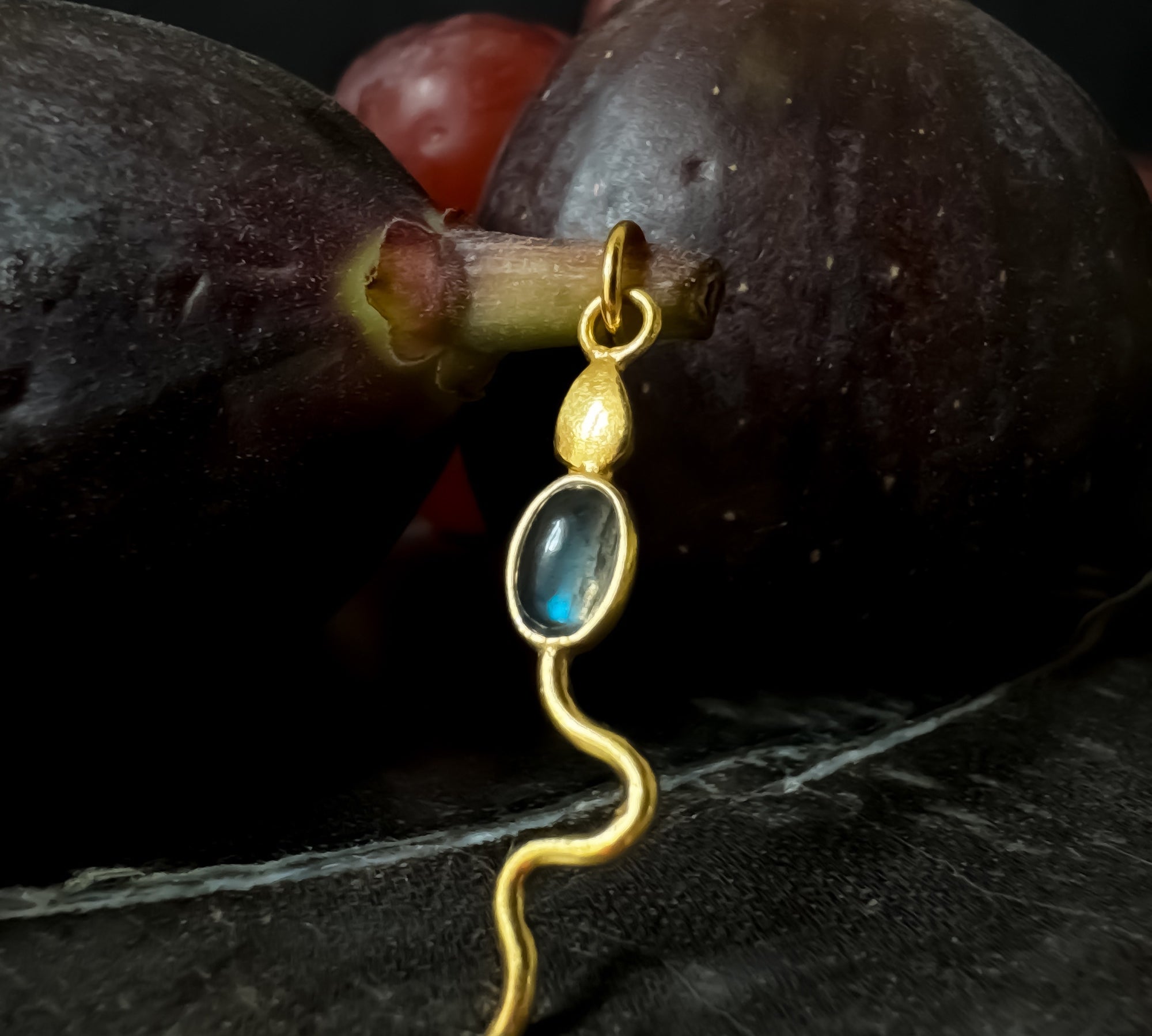 Eva Serpent Pendant Gold - Labradorite